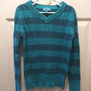 Stripped V neck sweater
